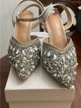 Embellished Silver Pointed-Toe Women’s Dress Mules